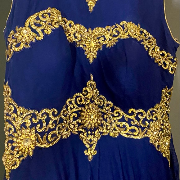 Ladies Bollywood gown - Picture 1 of 3